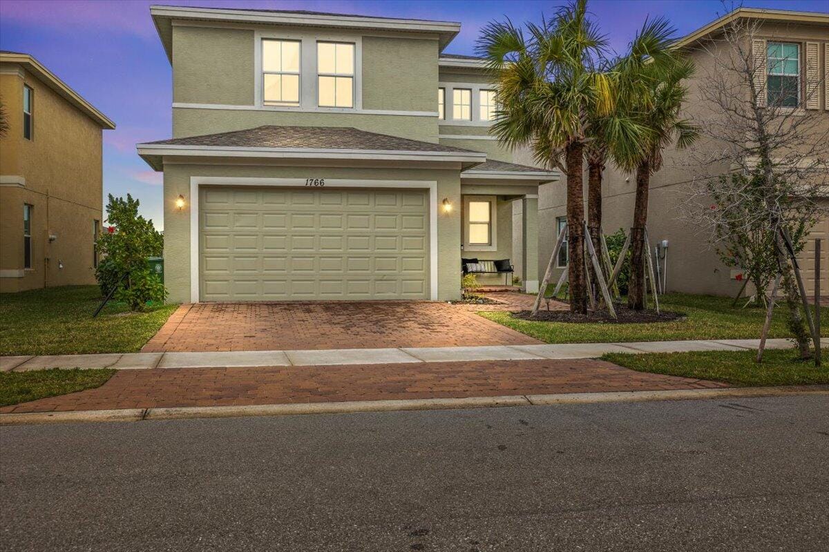 1766 NW Cataluna Circle, Port St. Lucie, FL 34986