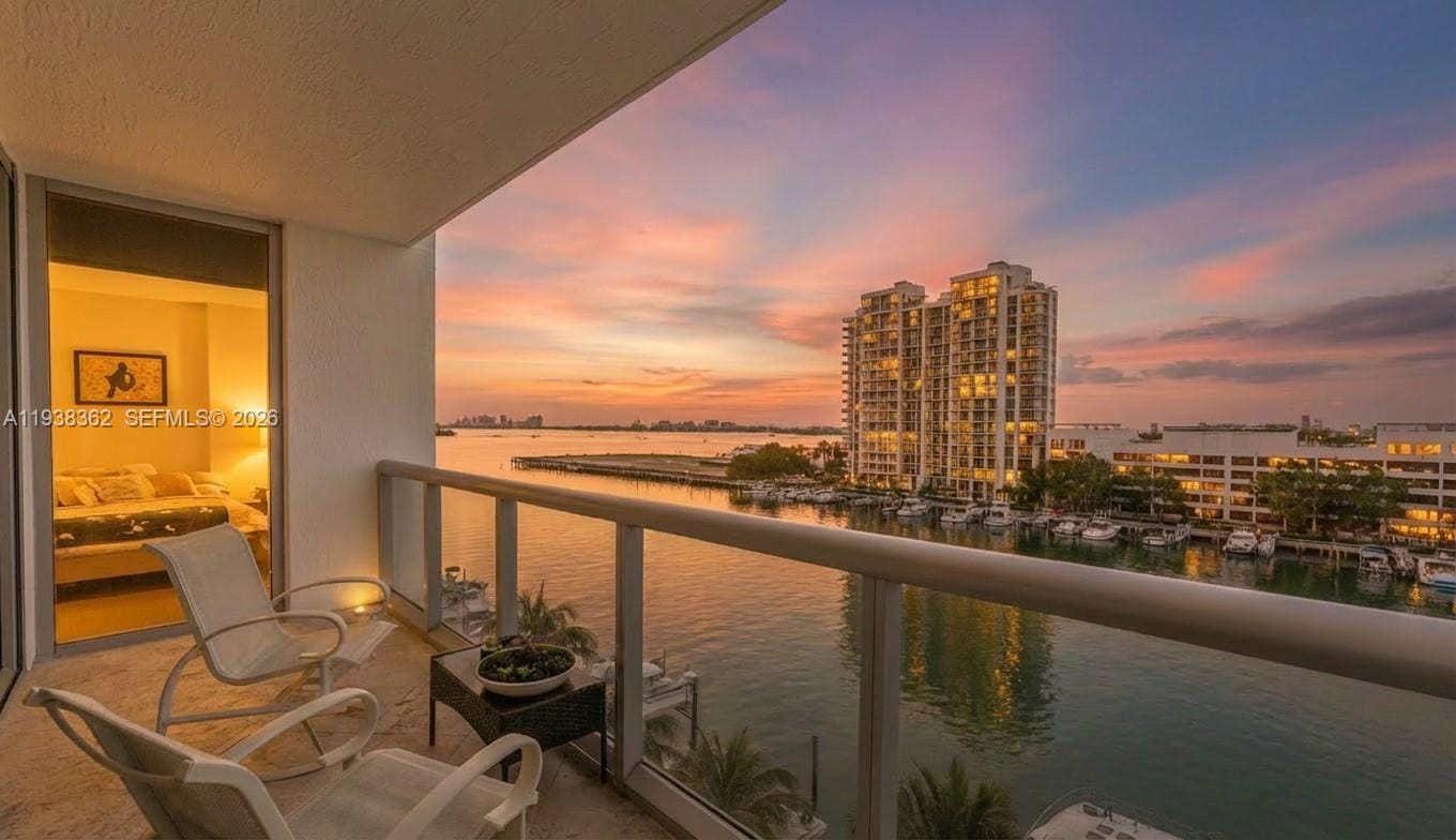 7929 W Dr 702 702, North Bay Village, FL 33141