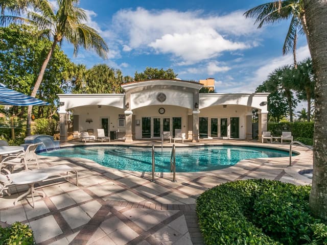 191 SE 20th Avenue 511, sold in 1 Ocean Boulevard, Deerfield Beach, FL