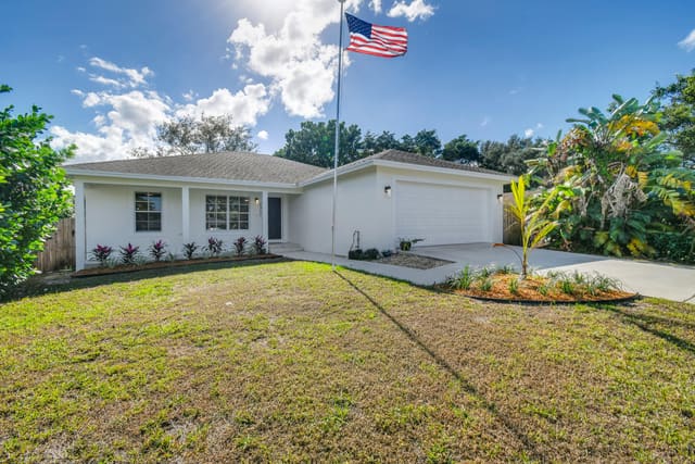 2352 SE Monroe Street, sold in Coral Gardens, Stuart, FL
