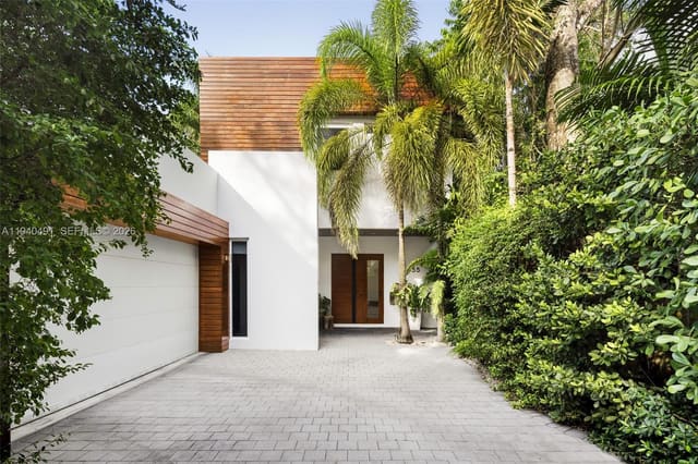 3655 Avocado Avenue, sold in Coco Gve Pk 2 Amd, Miami, FL