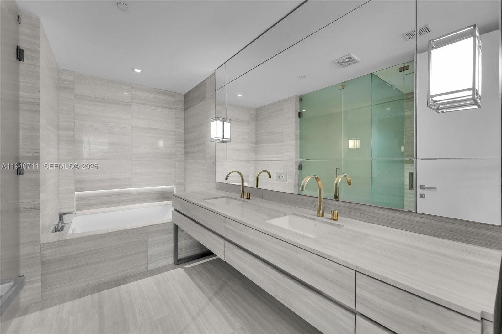 18975 Collins Avenue 302, Sunny Isles Beach, FL 33160 photo 27