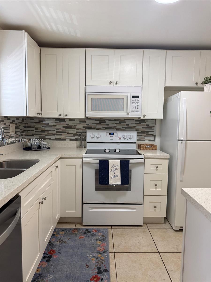 9540 Sunrise Lakes Boulevard 208, Sunrise, FL 33322, Sunrise