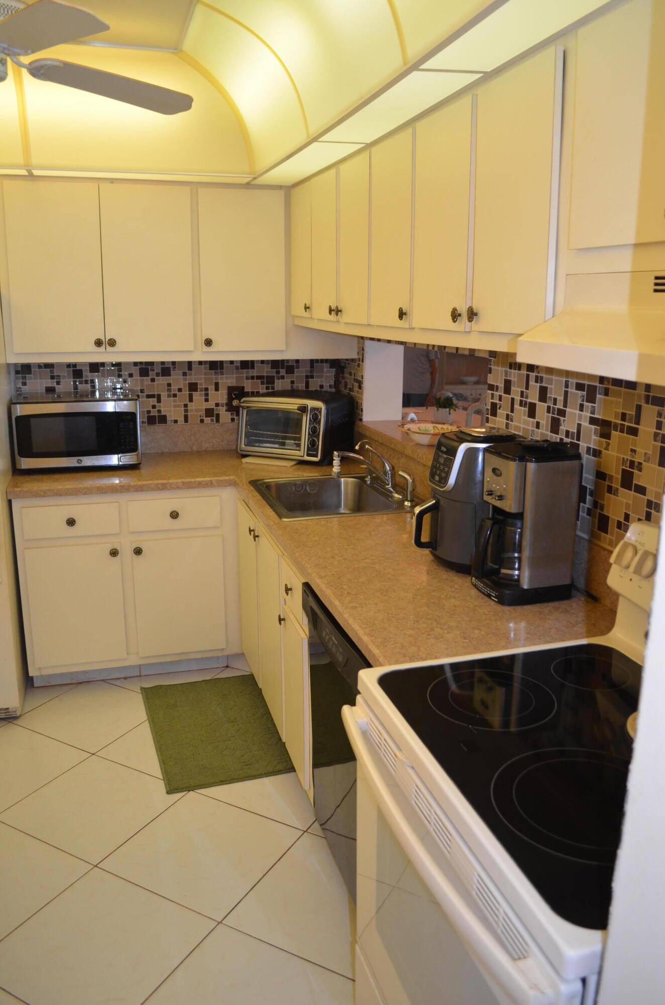 5220 Las Verdes Circle 312, Delray Beach, FL 33484 photo 10