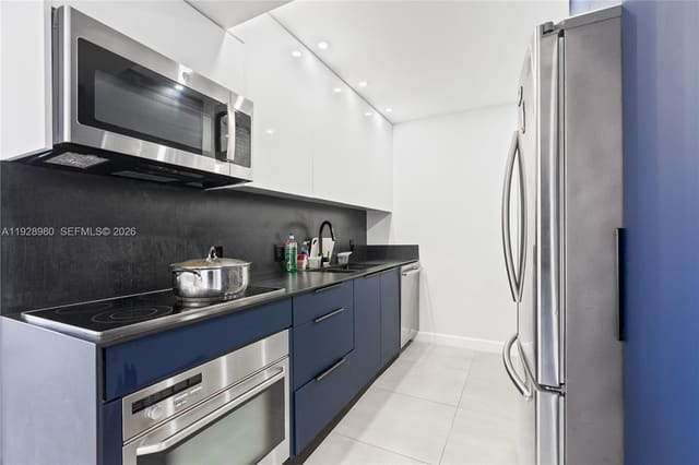 20301 W Country Club Drive 722, Aventura, FL 33180