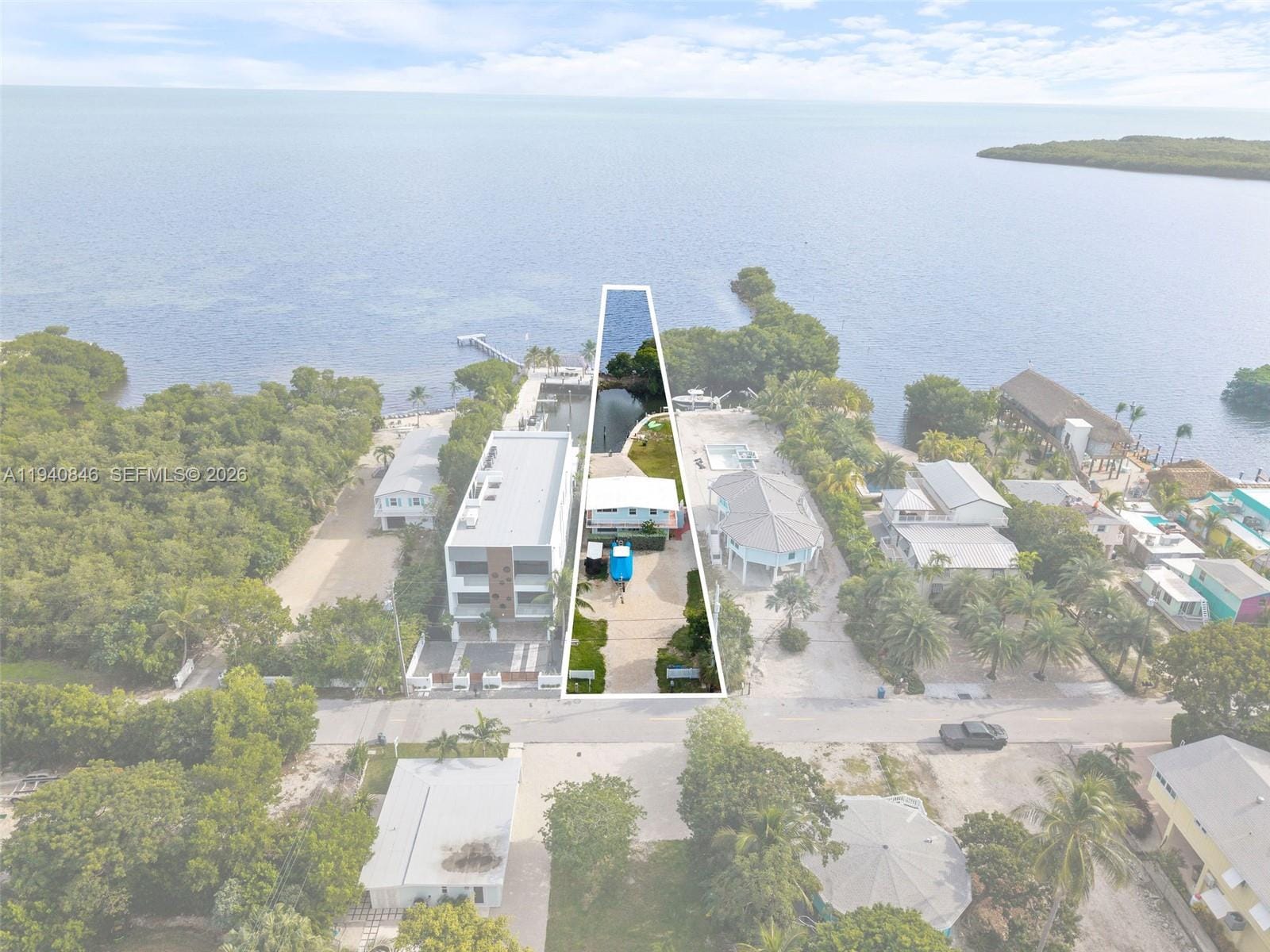 127 Seaside Avenue, Key Largo, FL 33037 photo 3
