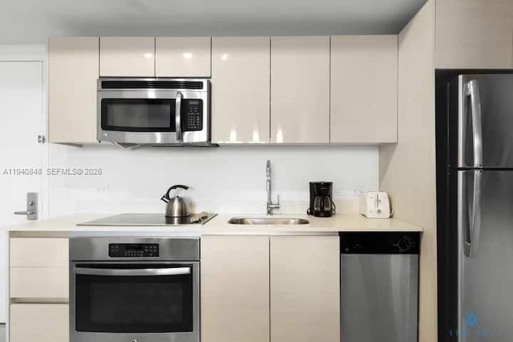 2602 E Hallandale Beach Boulevard R2006 — photo 2
