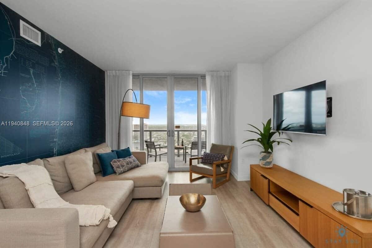2602 E Hallandale Beach Boulevard R2006 — photo 8