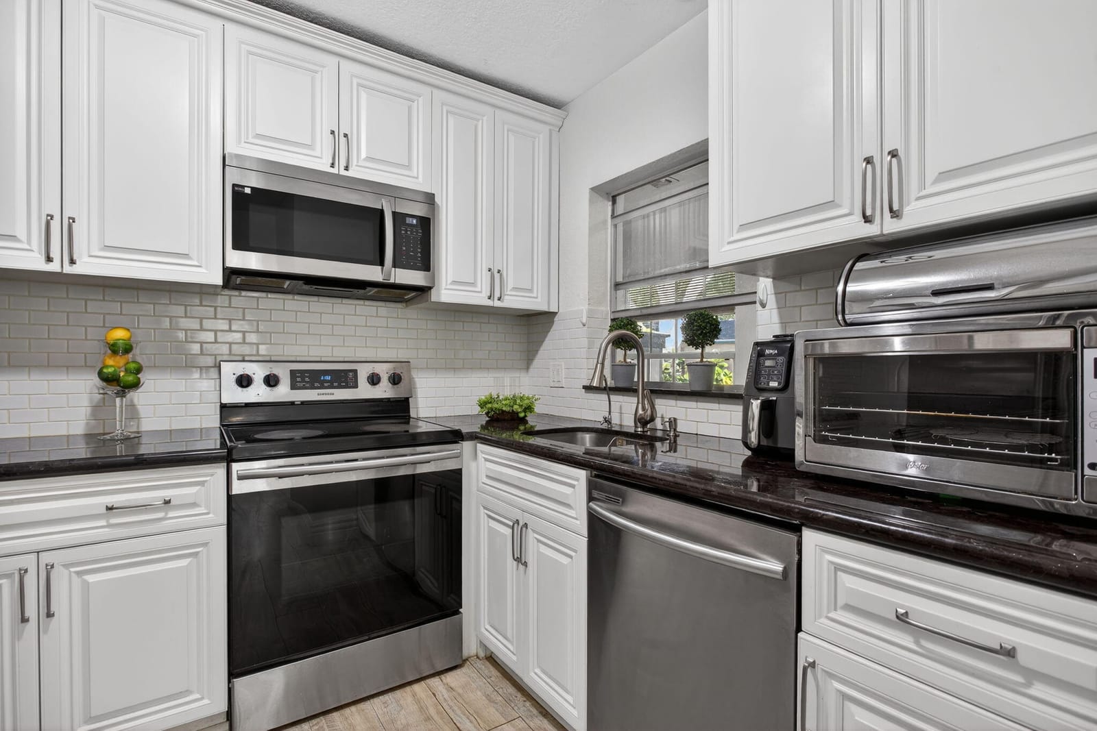 2814 SW Natura Boulevard A, Deerfield Beach, FL 33441 photo 9