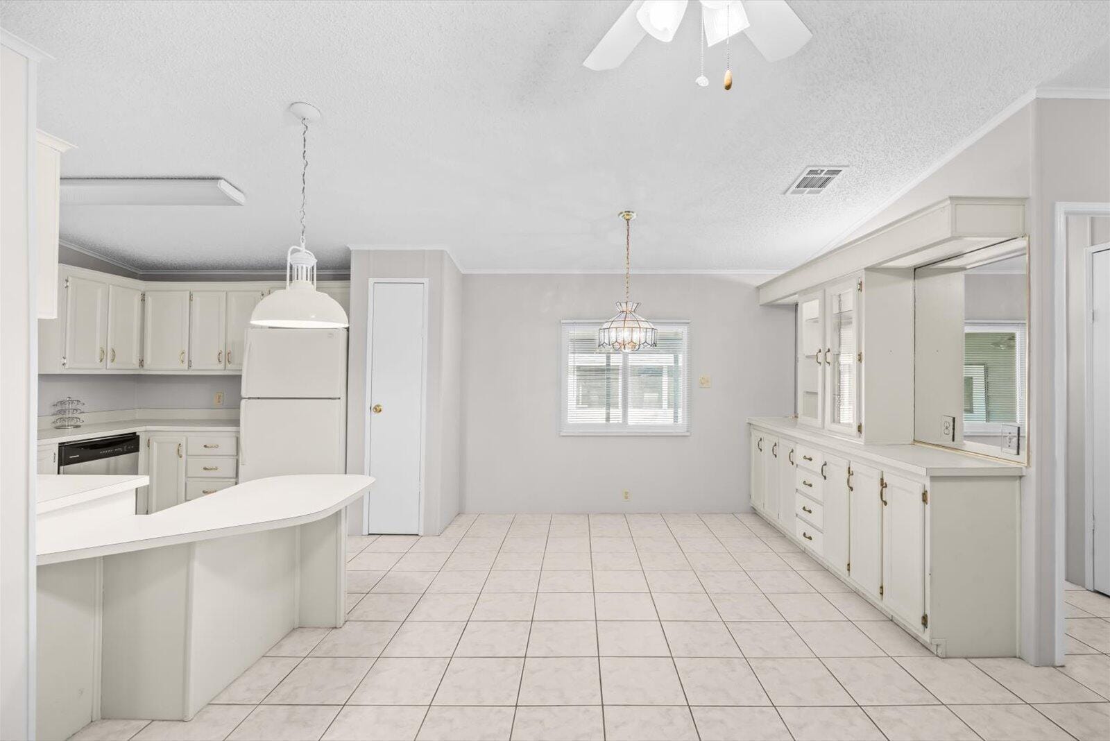 8221 Cinnamon Lane — photo 4