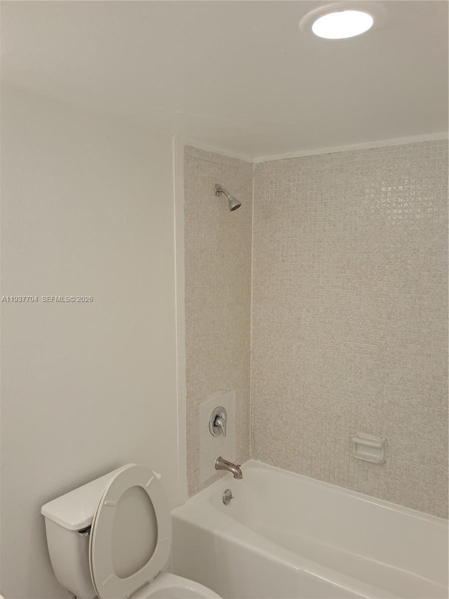 19380 Collins Avenue 806 — photo 12