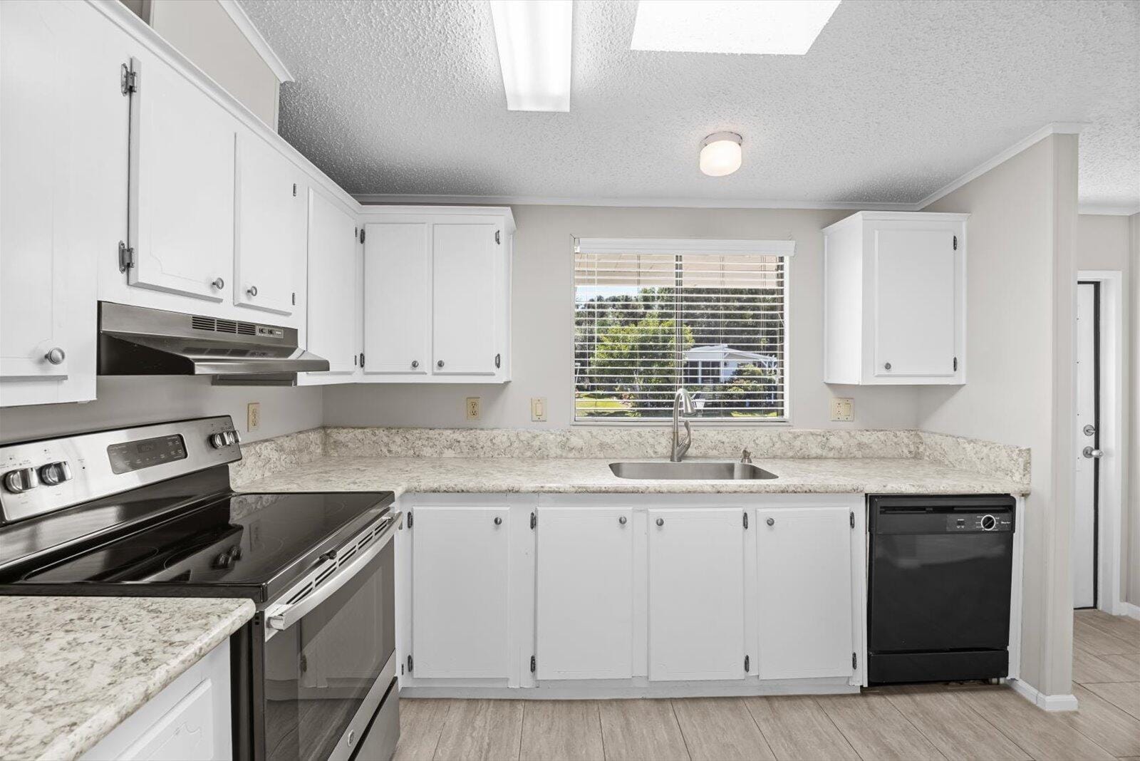 8530 Leadtree Court — photo 8