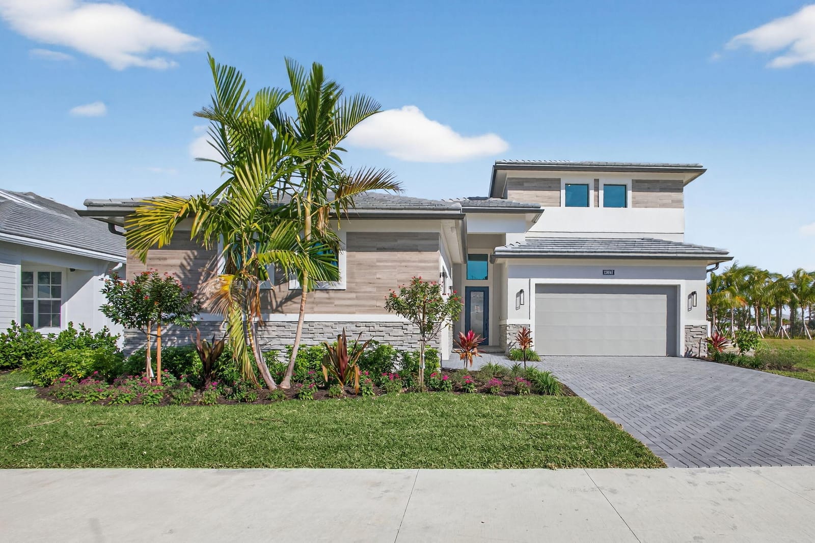 13697 Le Christine Drive — photo 2