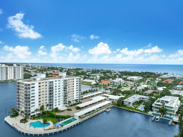 400 Seasage Drive 204, sold in Seagate Manor Condo, Delray Beach, FL