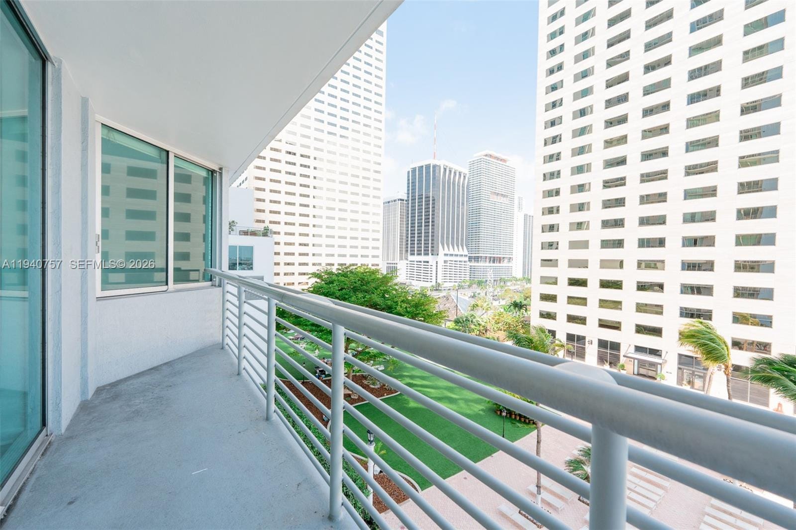 335 S Biscayne Boulevard 1108 — photo 2