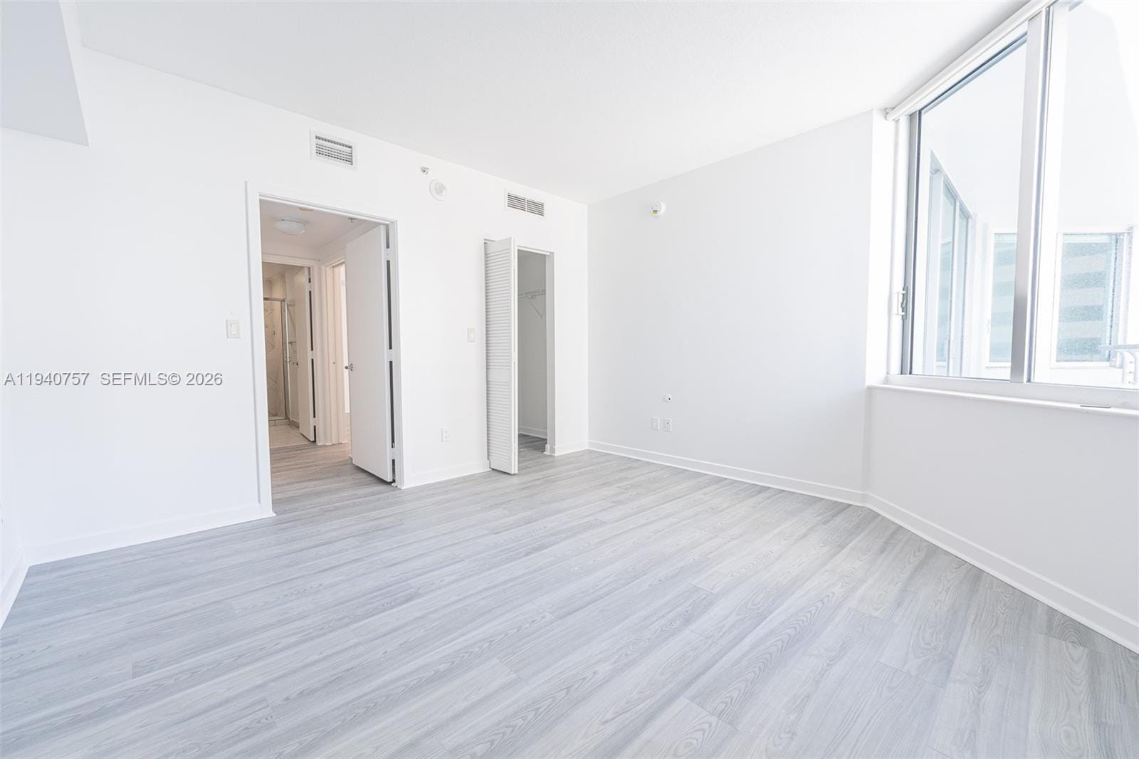 335 S Biscayne Boulevard 1108 — photo 11