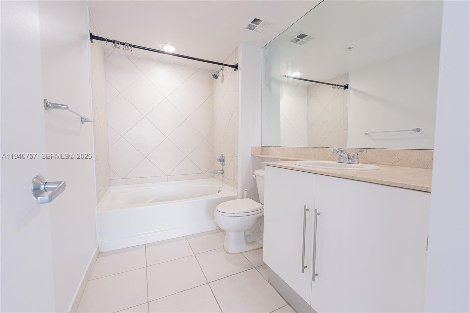 335 S Biscayne Boulevard 1108 — photo 12