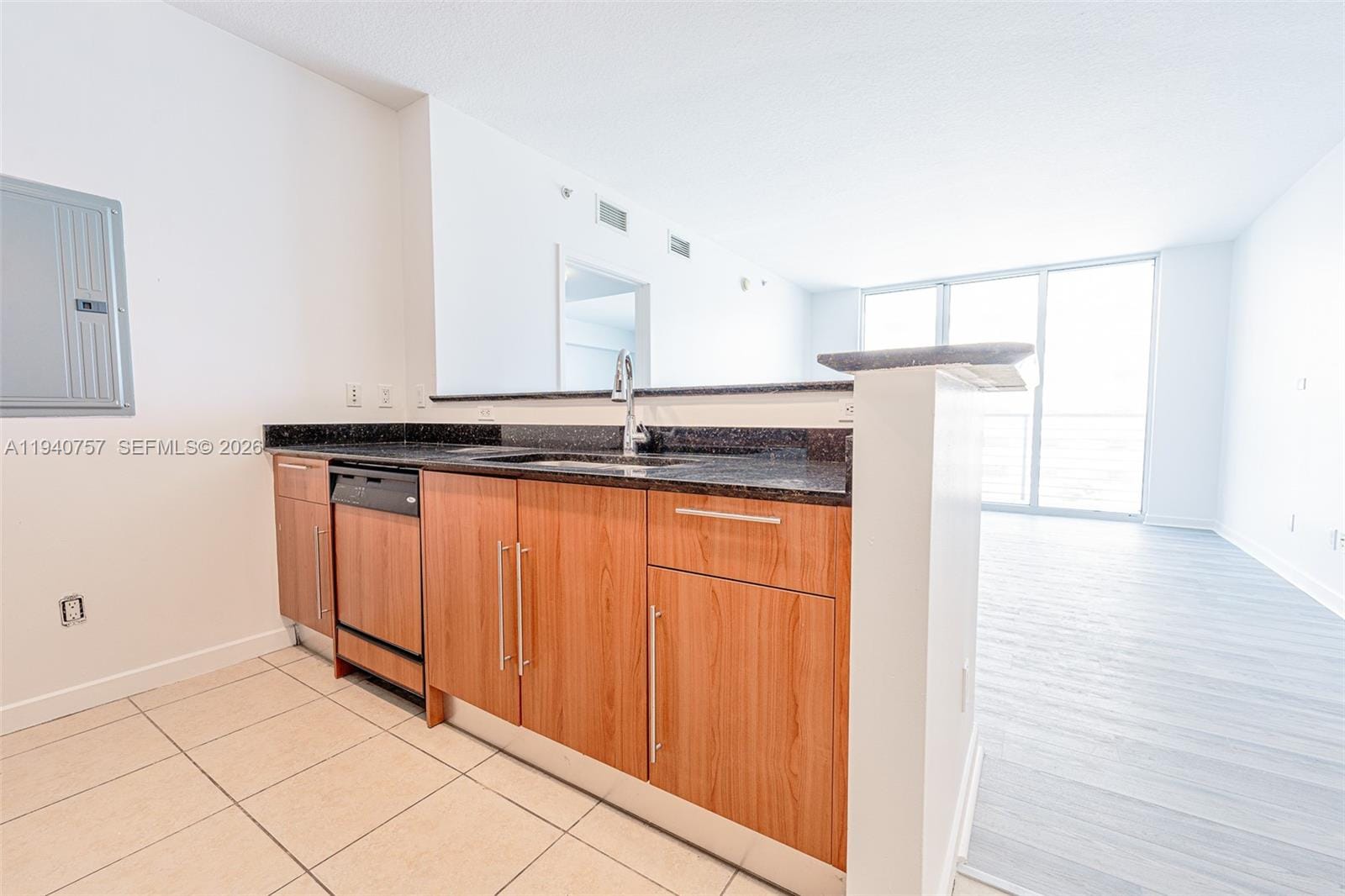 335 S Biscayne Boulevard 1108 — photo 7