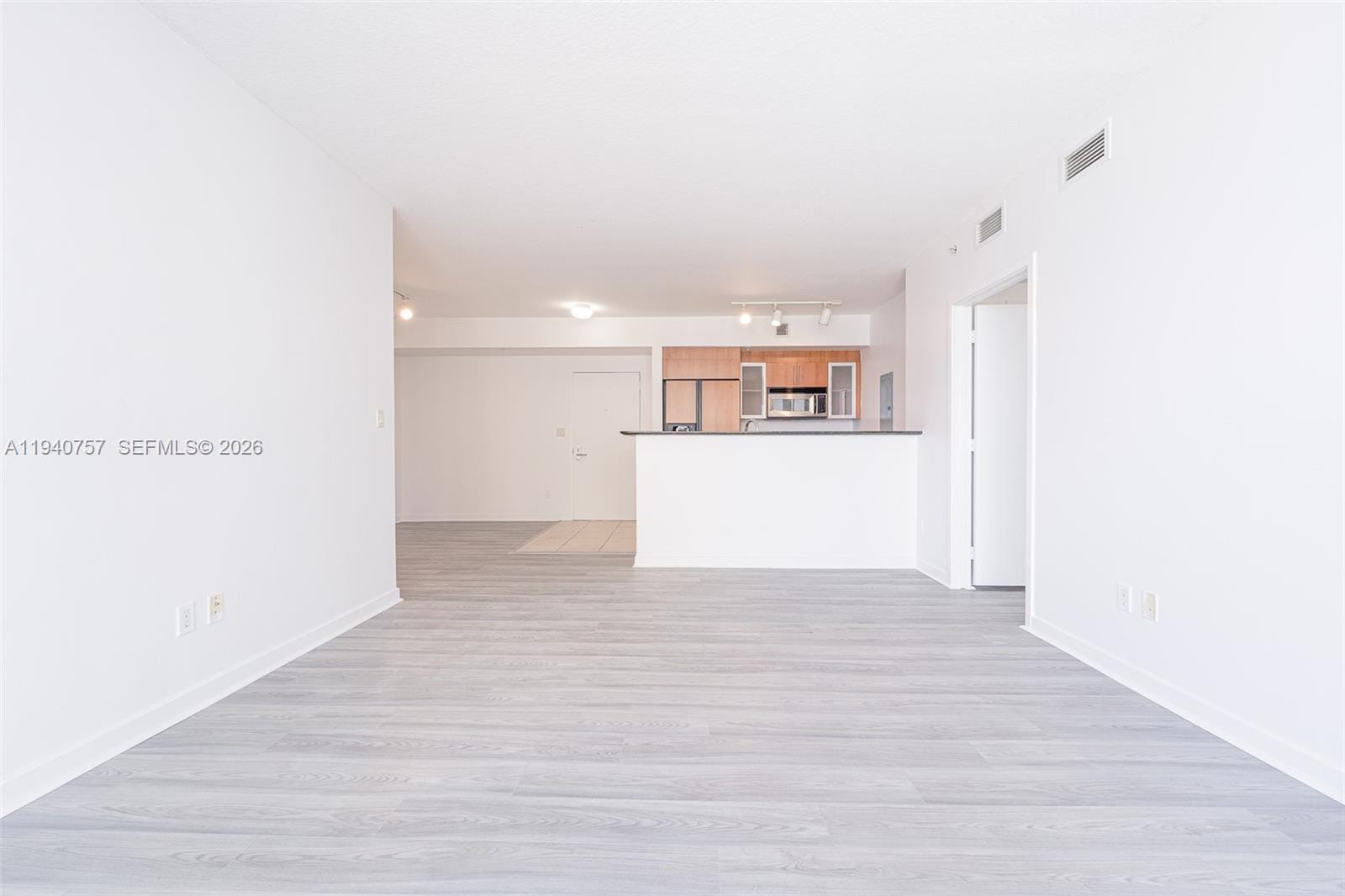 335 S Biscayne Boulevard 1108 — photo 9