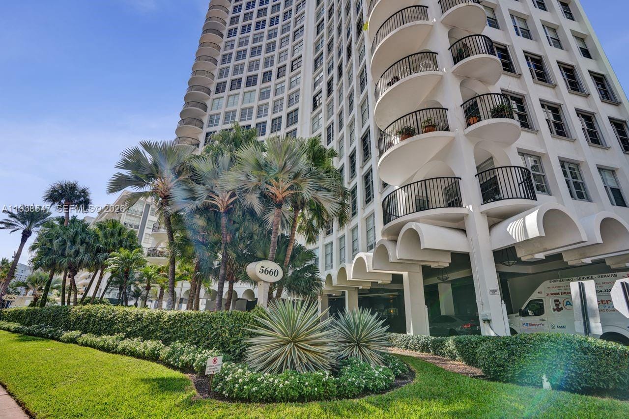 5660 Collins Avenue 11E, Miami Beach, FL 33140 photo 2