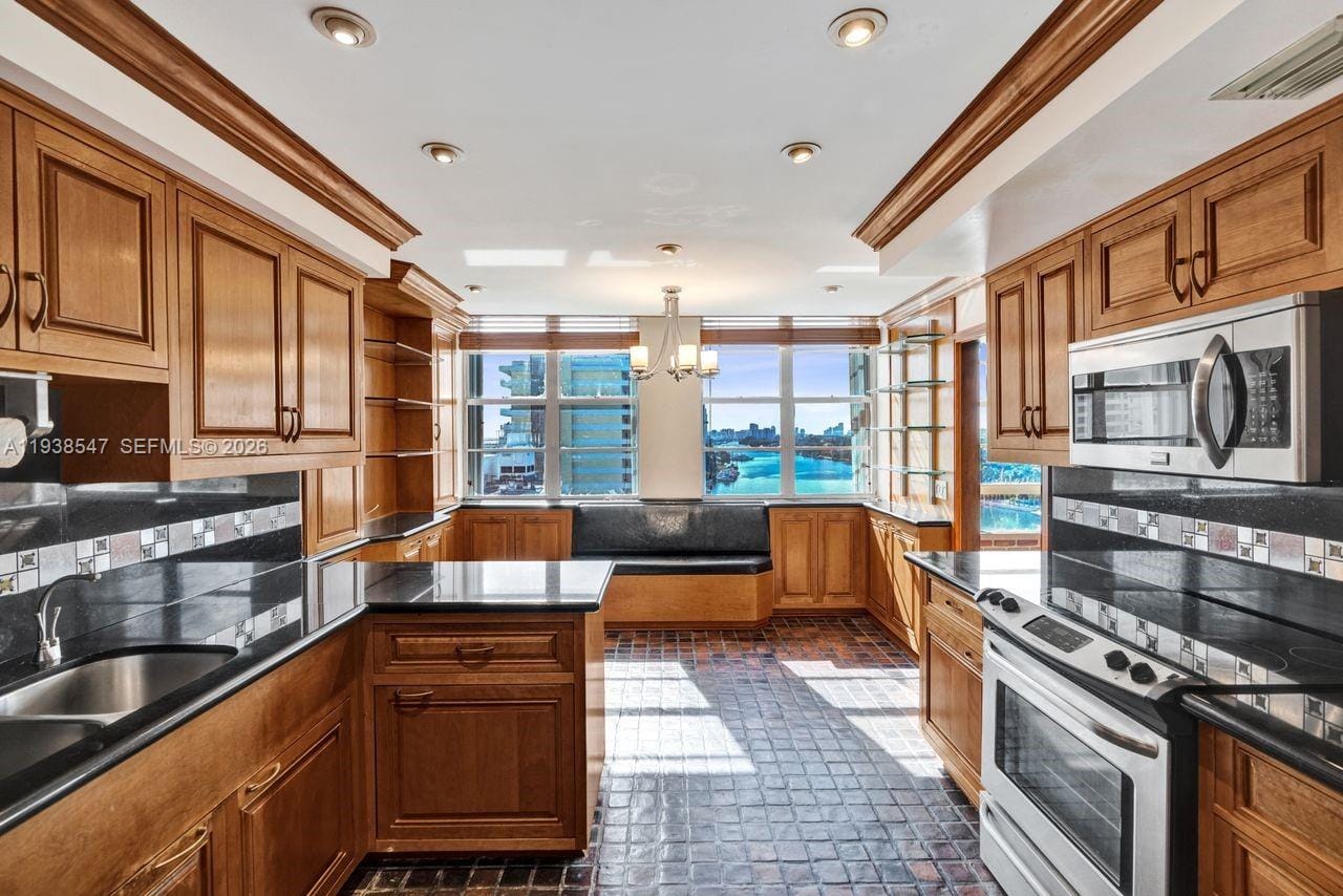 5660 Collins Avenue 11E, Miami Beach, FL 33140 photo 12
