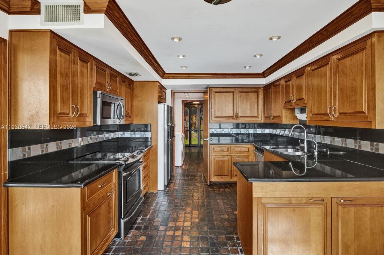 5660 Collins Avenue 11E, Miami Beach, FL 33140 photo 13