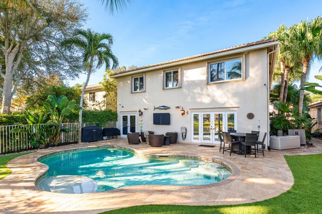 1135 Rialto Drive, sold in Borgata, Boynton Beach, FL