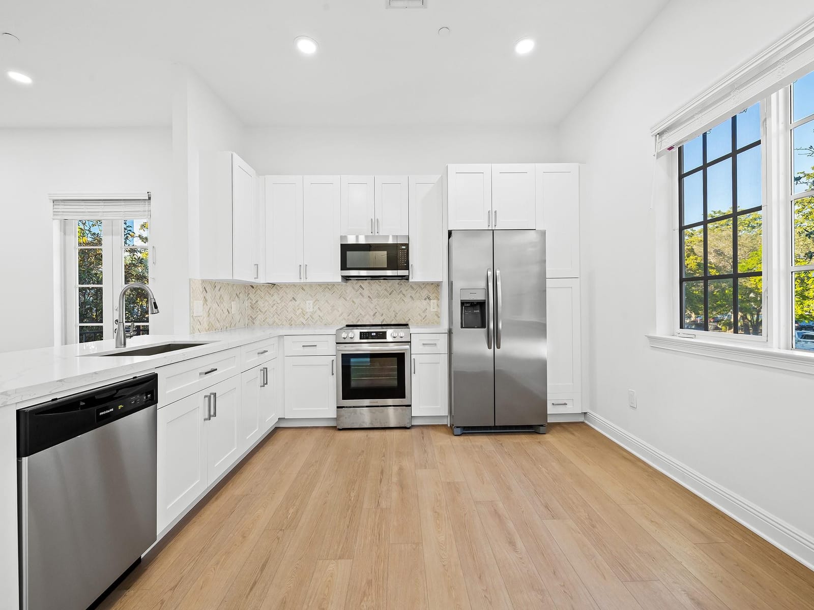 510 SE 7th Street 401, Fort Lauderdale, FL 33301 photo 16