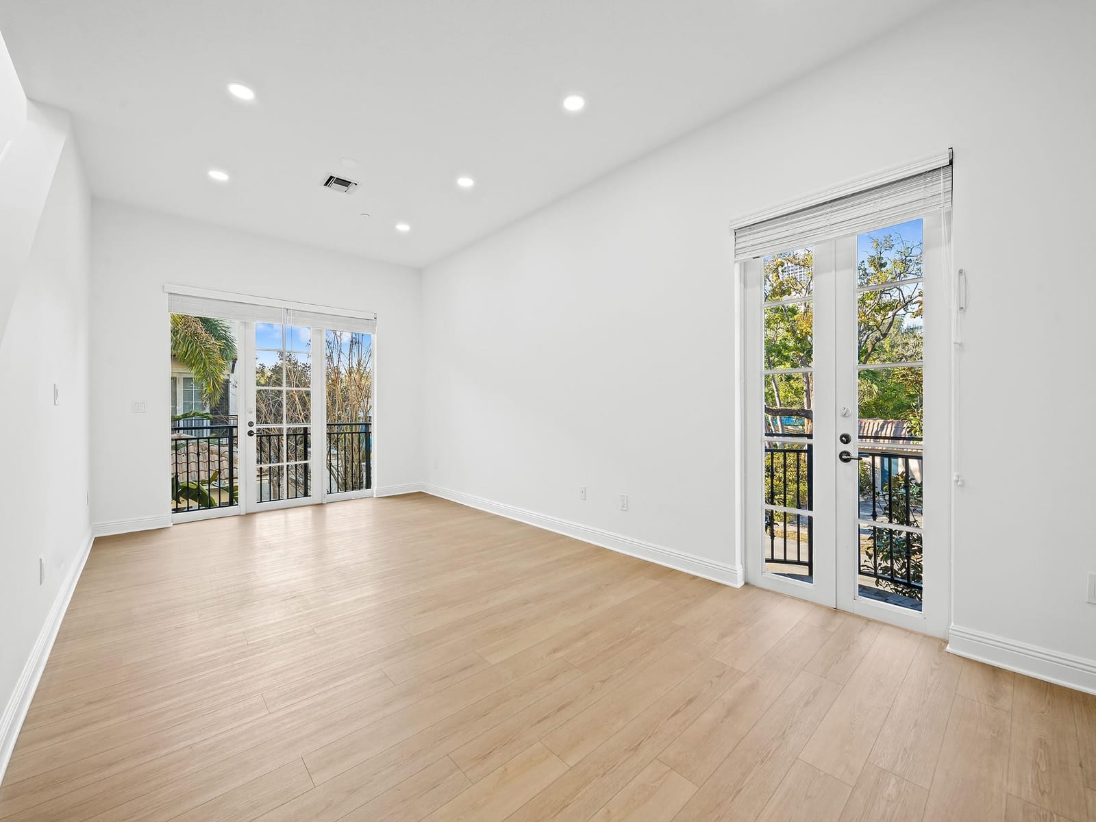510 SE 7th Street 401, Fort Lauderdale, FL 33301 photo 22