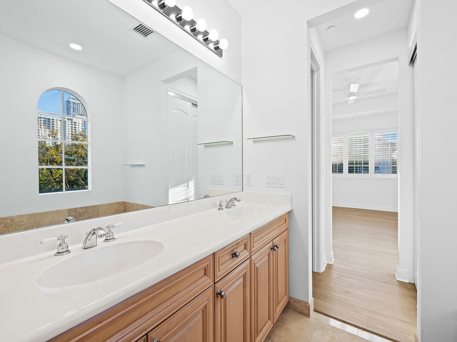 510 SE 7th Street 401, Fort Lauderdale, FL 33301 photo 26