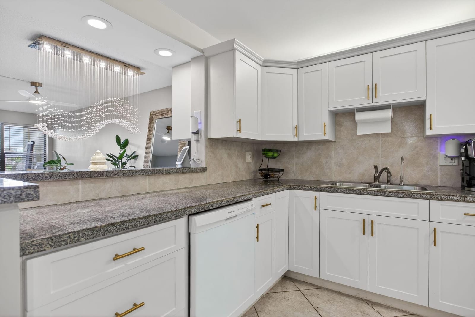 2314 S Cypress Bend Drive 114 — photo 8
