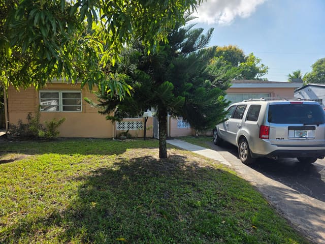 7320 Shalimar Street, sold in Miramar Sec 9, Miramar, FL