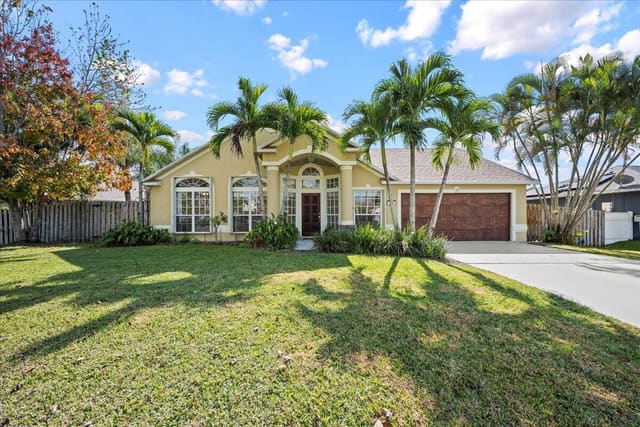 184 SW Hide Place, Port St. Lucie, FL 34953