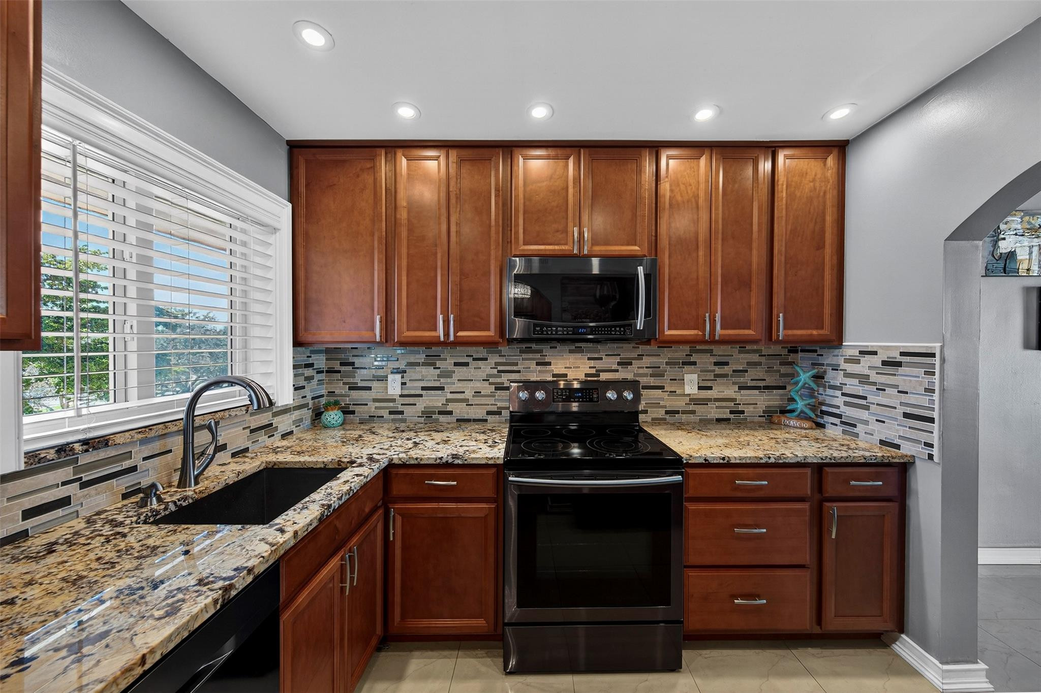 2951 E Sunrise Lakes Drive 312, Sunrise, FL 33322, Sunrise
