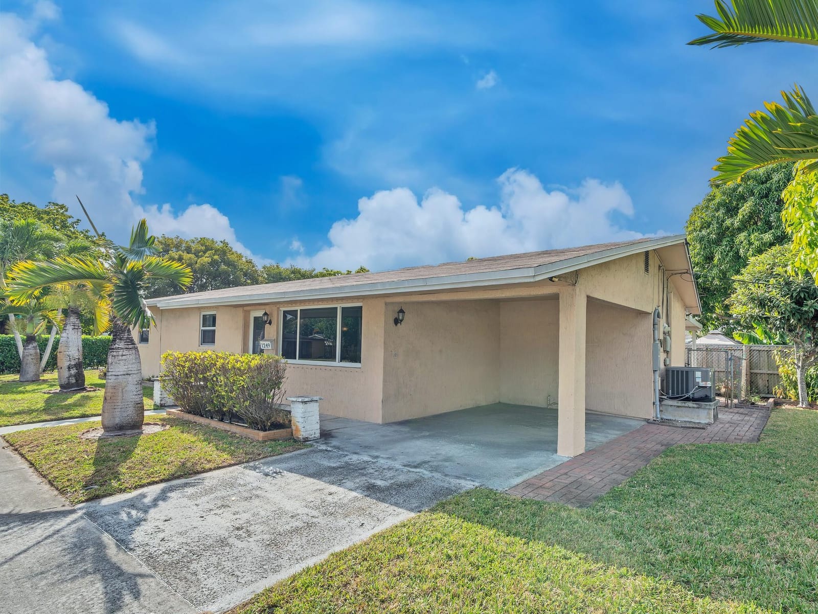 1249 SW 35th Avenue — photo 3