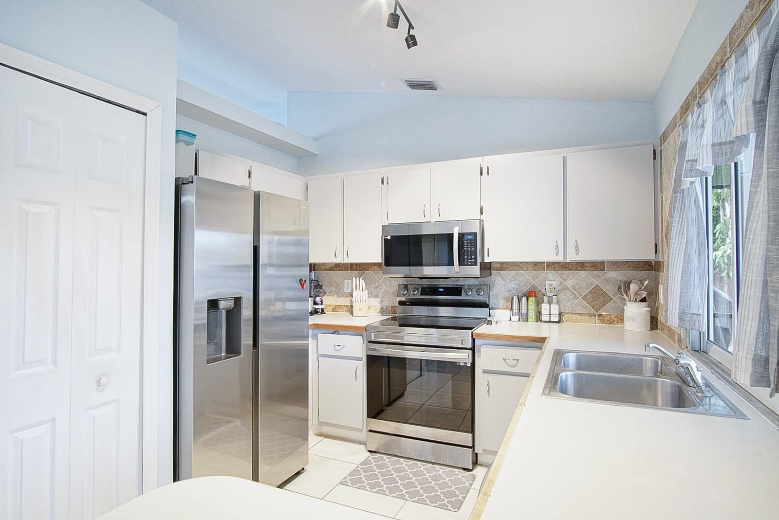 407 SW Molloy Street — photo 11