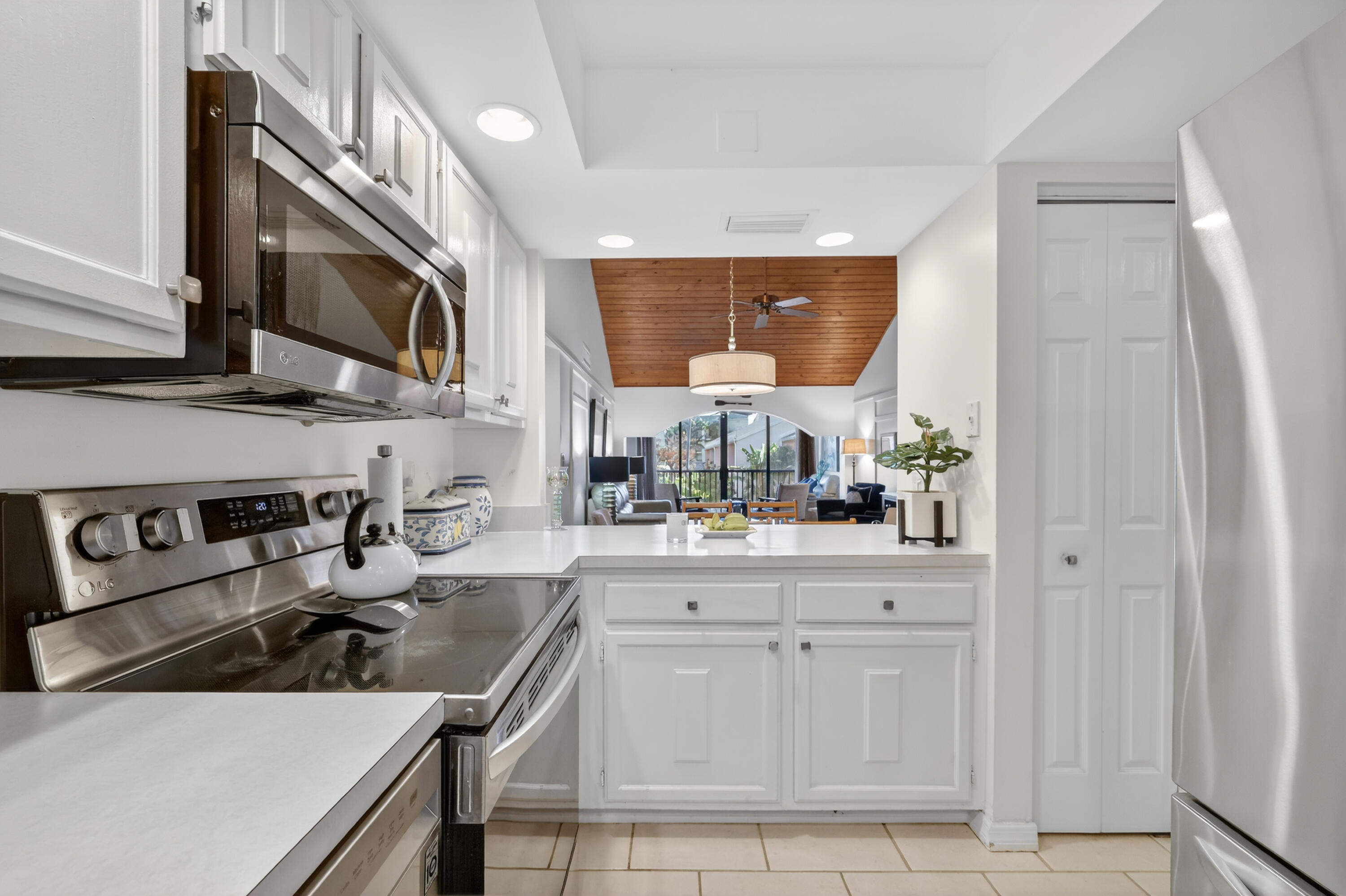 2400 S Ocean Drive 3223 — photo 8