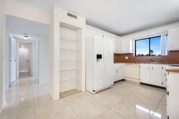 7770 Tahiti Lane 405 — photo 4