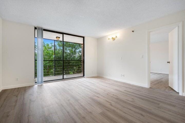 7770 Tahiti Lane 405 — photo 8