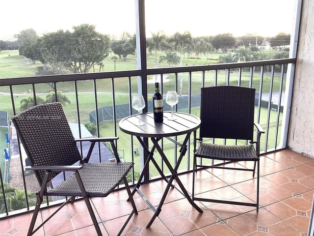 8900 Washington Boulevard PH19, Hollybrook Golf And Tennis, Pembroke Pines, FL
