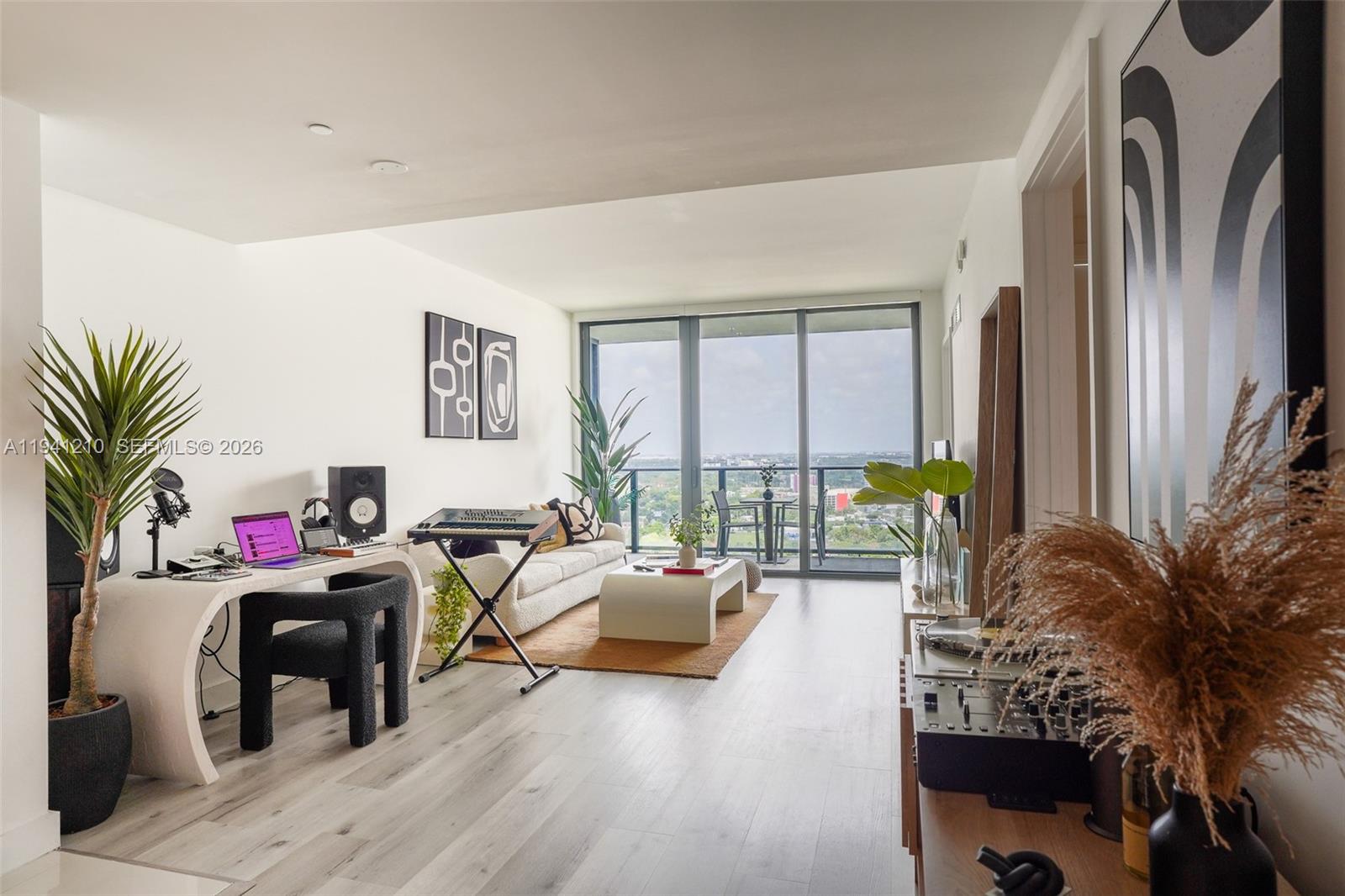 121 NE 34th Street 2711, Miami, FL 33137, Miami