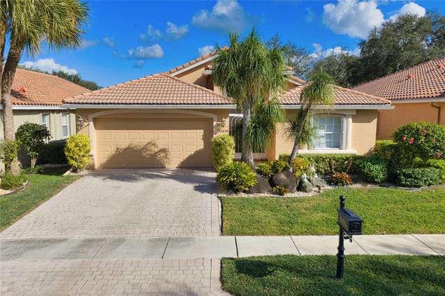 13838 Via Tivoli, sold in Villa Borghese, Delray Beach, FL