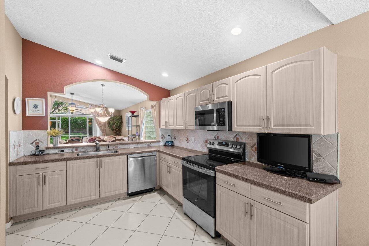 7901 Sonora Street, Boynton Beach, FL 33437 photo 9