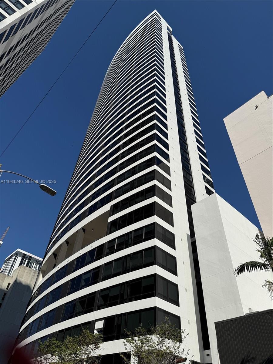 225 N Miami Avenue 3505 — photo 2