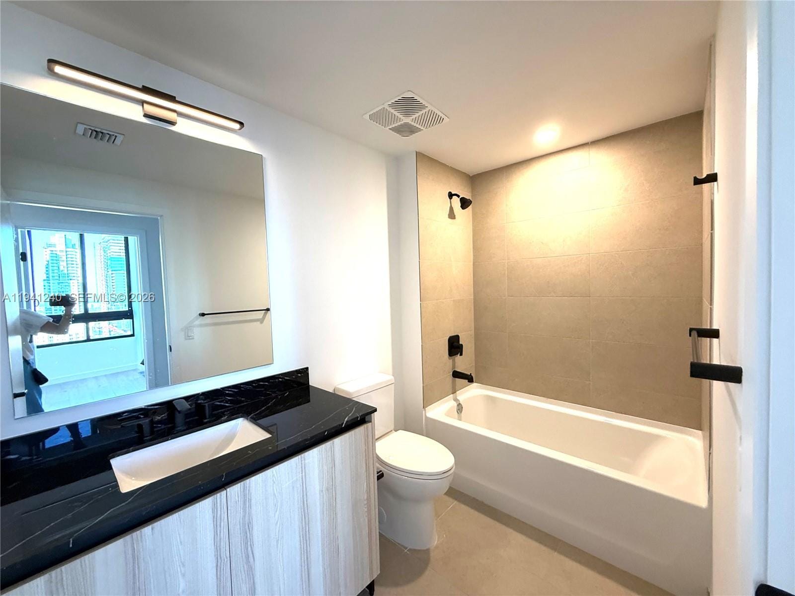 225 N Miami Avenue 3505, Miami, FL 33132 photo 13