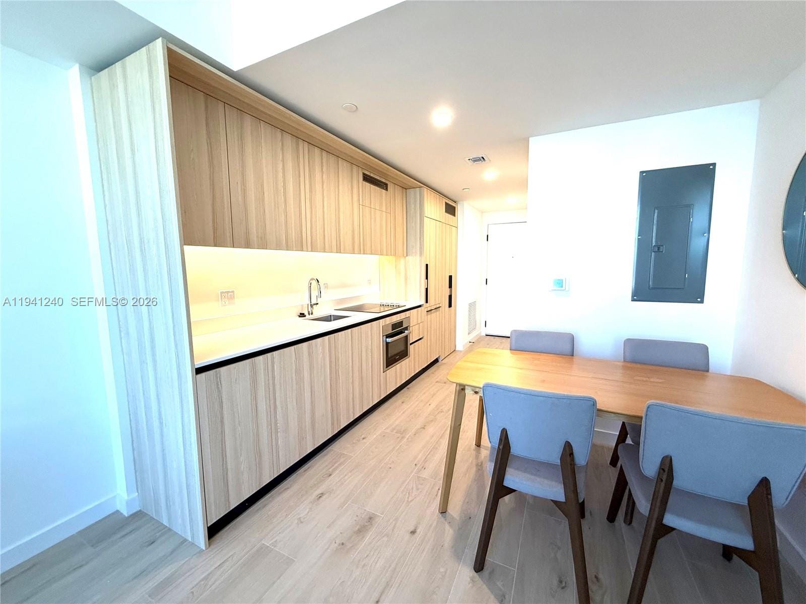 225 N Miami Avenue 3505, Miami, FL 33132 photo 17