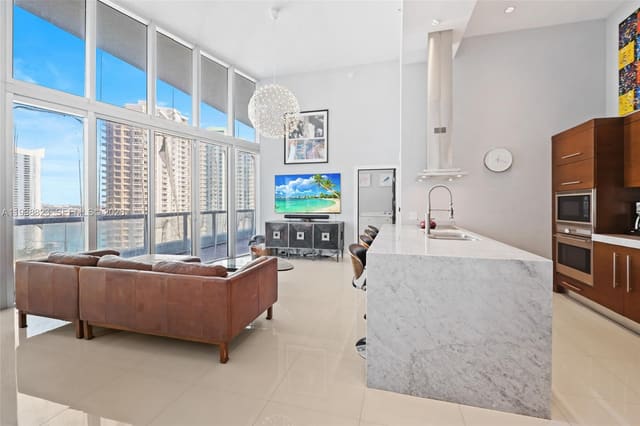 495 Brickell Avenue 2204, Miami, FL 33131