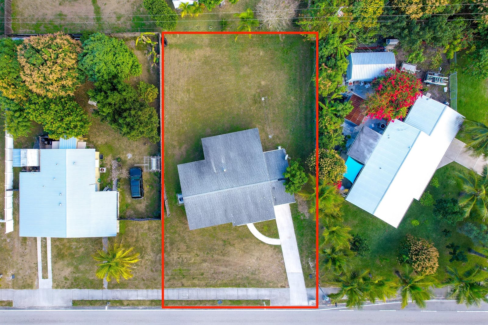 555 SE Airoso Boulevard — photo 4