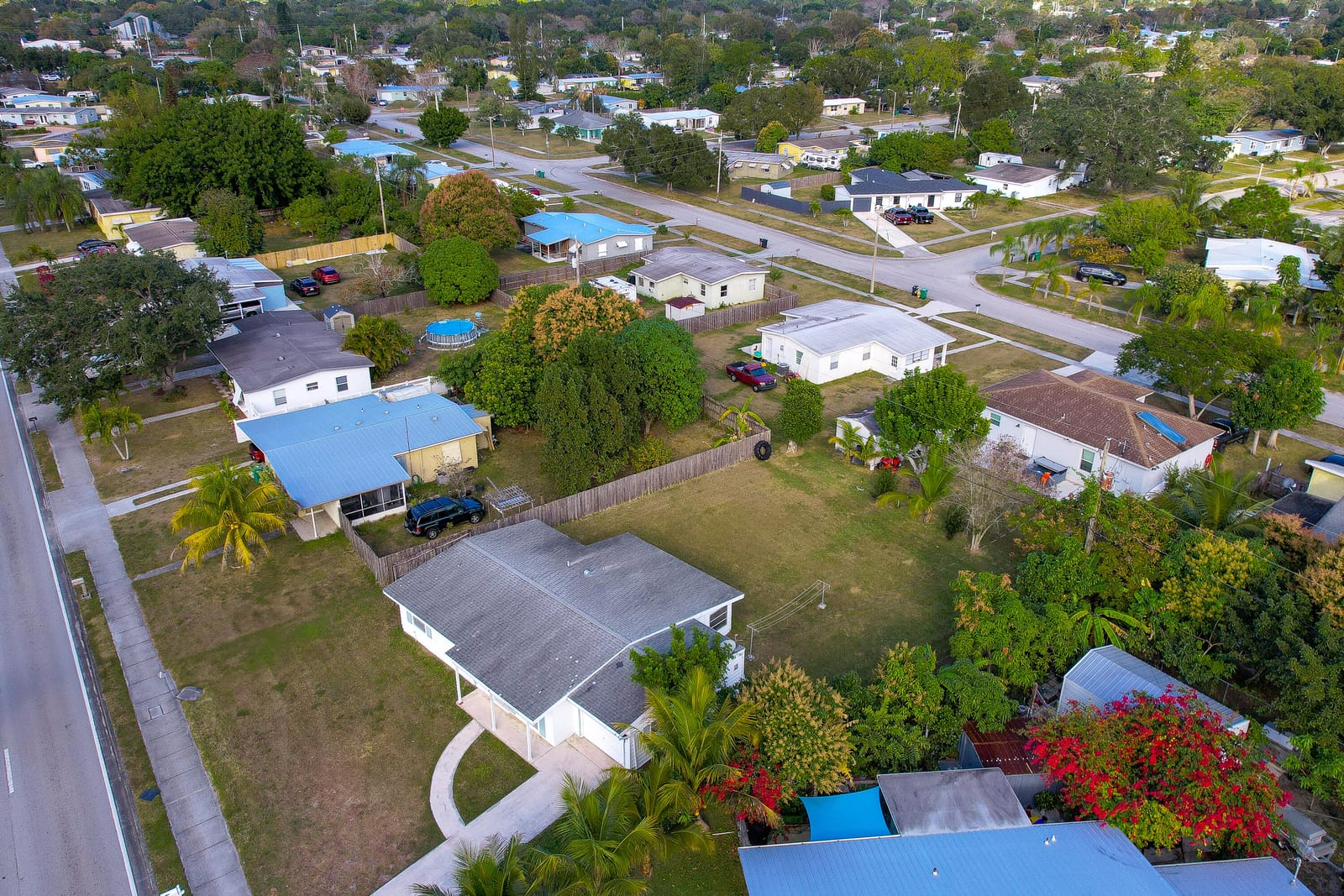 555 SE Airoso Boulevard — photo 5