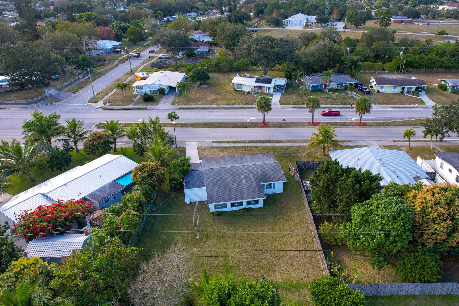 555 SE Airoso Boulevard — photo 6
